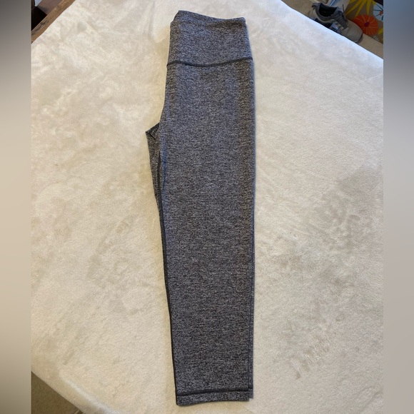 NWOT Womens Victoria’s Secret Sport Capri Leggings - Picture 2 of 5